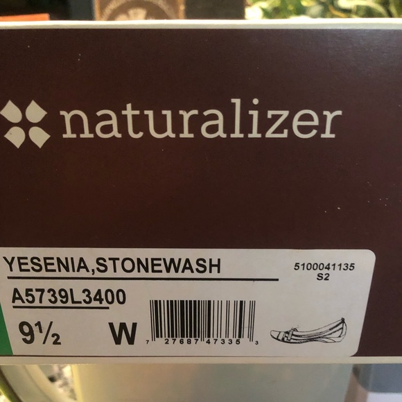 NaturalizerWomen’s ‘Yesenia’ SuedeMesh Casual Shoe - Picture 12 of 12